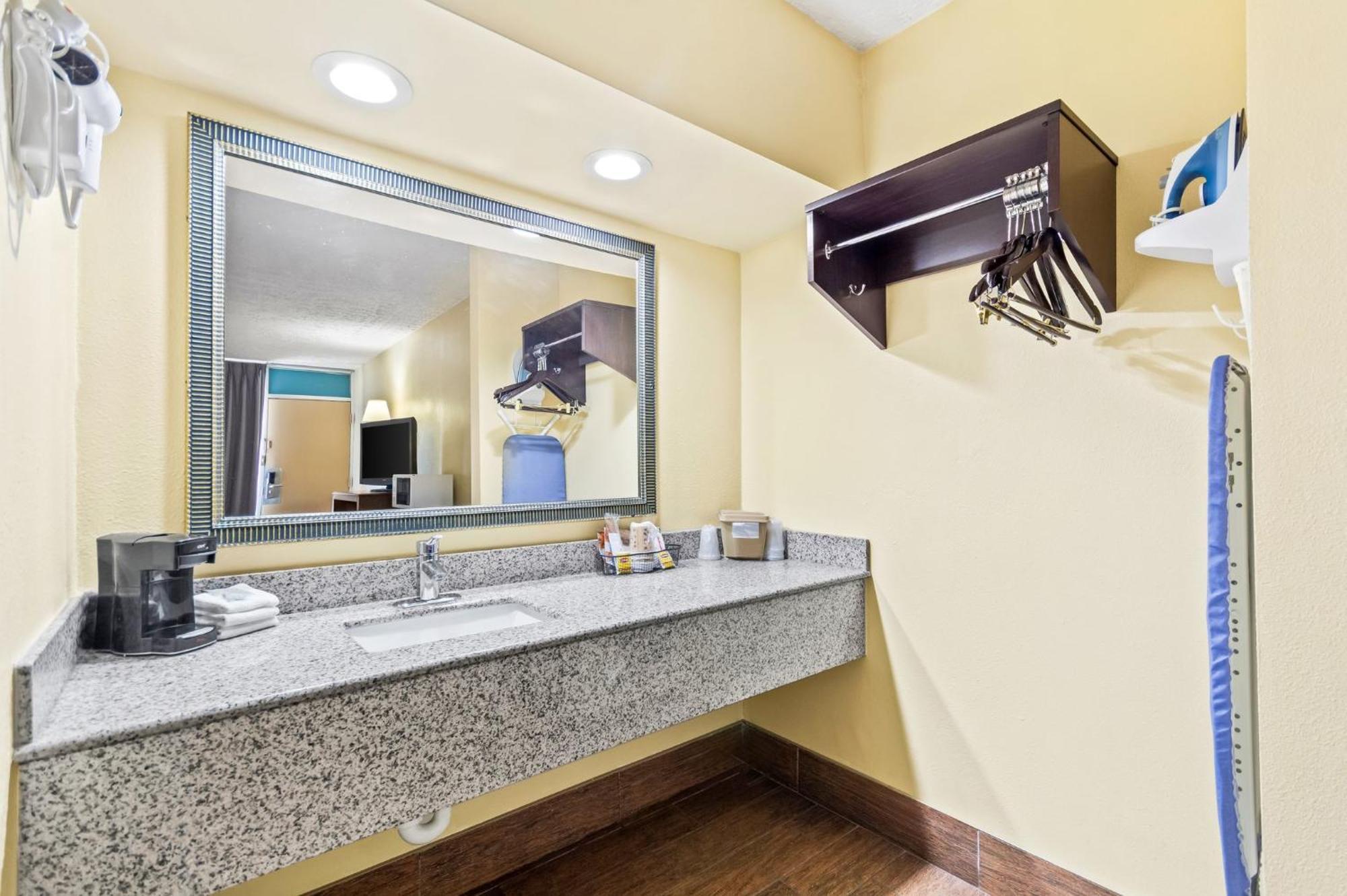 Red Roof Inn بيريا المظهر الخارجي الصورة