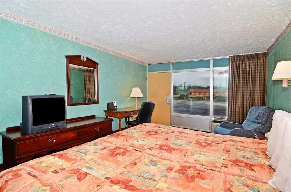 Red Roof Inn بيريا الغرفة الصورة